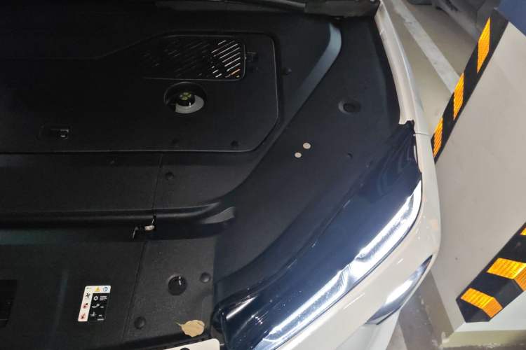 Used Nio ES7 2022 75 kWh Engine Bay Left