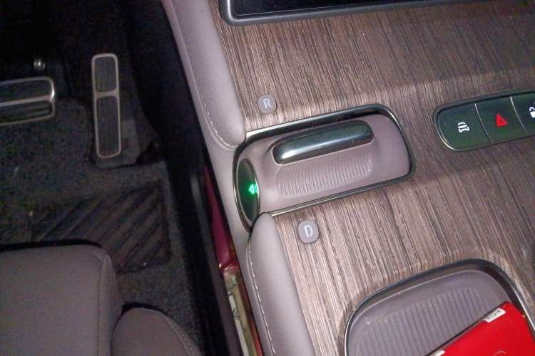 Used Nio ES7 2022 75 kWh Gear Lever