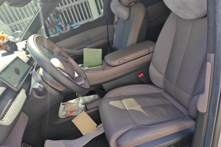 Used Nio ES7 2022 75 kWh Left Front Seat
