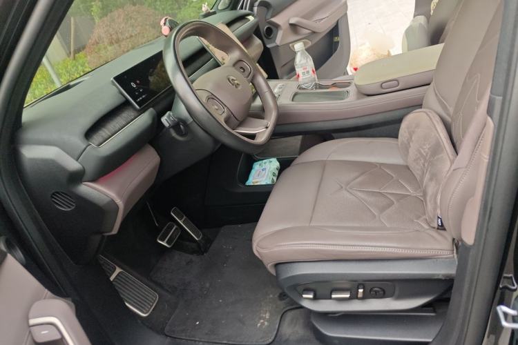 Used Nio ES7 2022 100 kWh Left Front Seat
