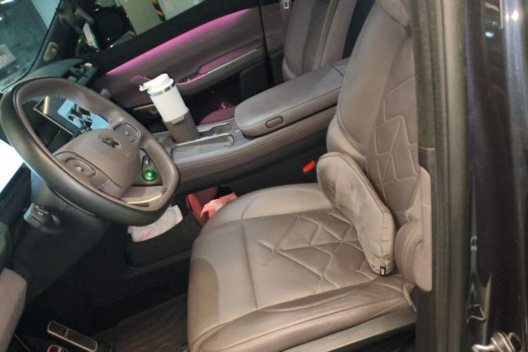Used Nio ES7 2022 75 kWh Left Front Seat