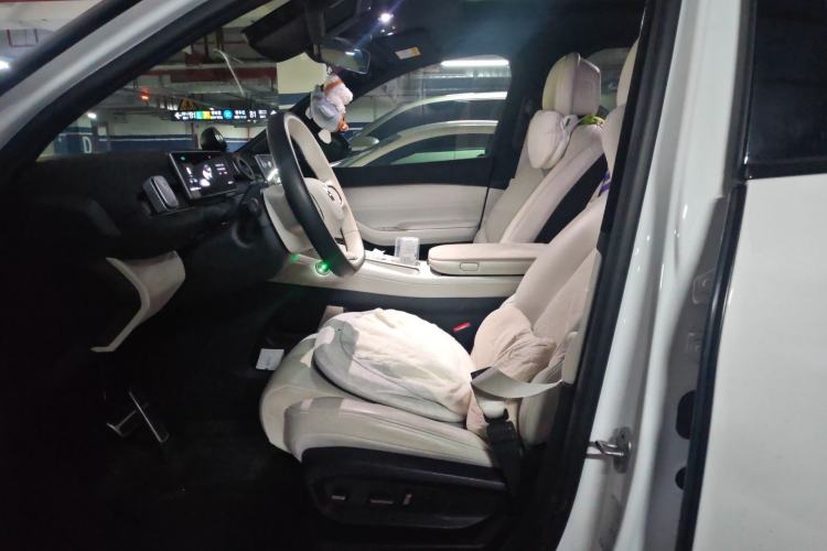 Used Nio ES7 2022 75 kWh Left Front Seat