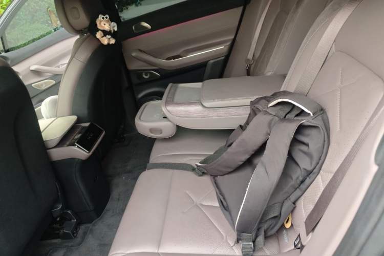 Used Nio ES7 2022 100 kWh Left Rear Seat