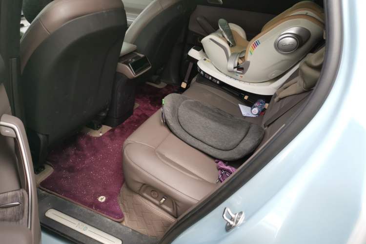 Used Nio ES7 2022 75 kWh Left Rear Seat
