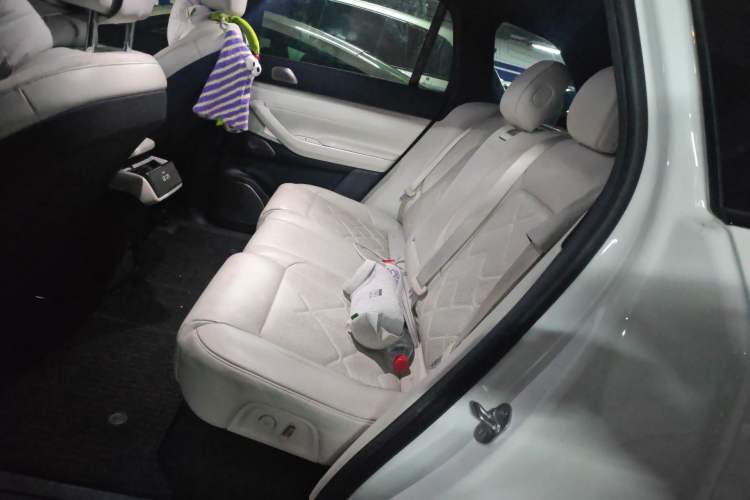 Used Nio ES7 2022 75 kWh Left Rear Seat
