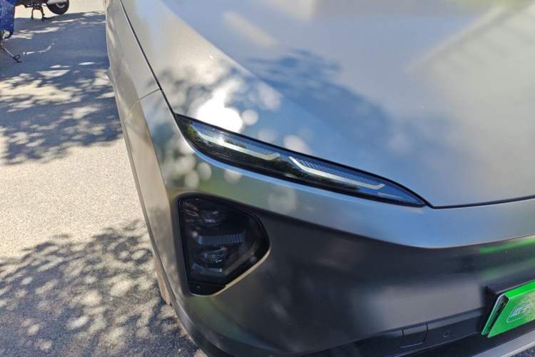 Used Nio ES7 2022 75 kWh Right Front Headlight