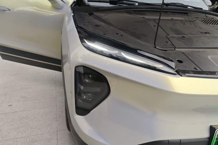 Used Nio ES7 2022 100 kWh Right Front Headlight