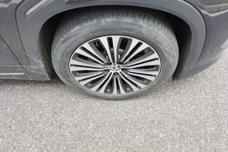 Used Nio ES7 2022 75 kWh Right Front Wheel Hub