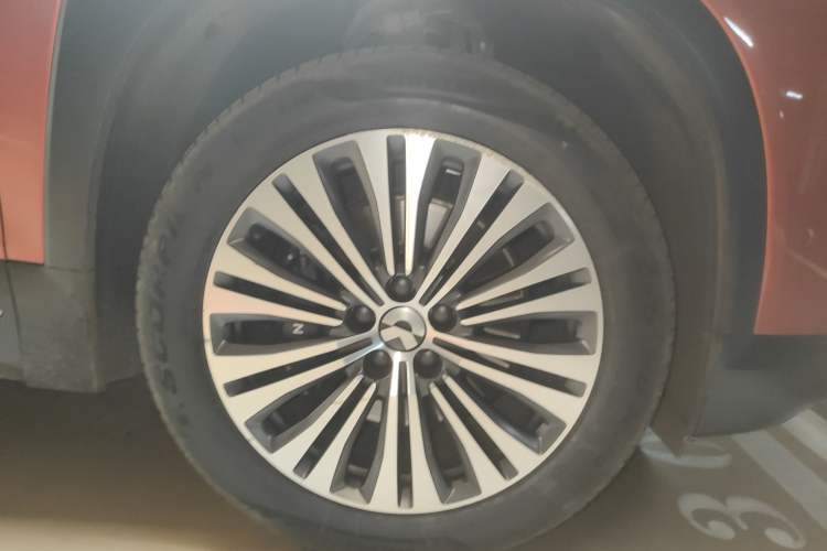 Used Nio ES7 2022 75 kWh Right Front Wheel Hub