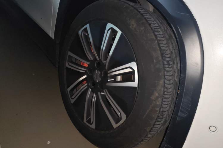 Used Nio ES7 2022 75 kWh Right Front Wheel Hub