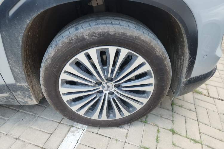 Used Nio ES7 2022 75 kWh Right Front Wheel Hub