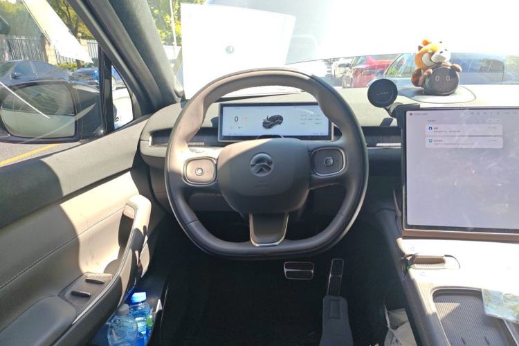 Used Nio ES7 2022 75 kWh Steering Wheel