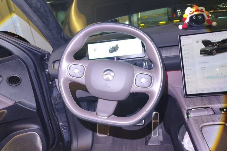 Used Nio ES7 2022 75 kWh Steering Wheel