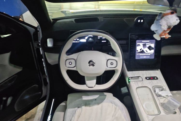 Used Nio ES7 2022 75 kWh Steering Wheel