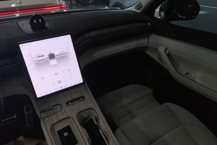 Used Nio ES7 2022 75 kWh Audio And AC Panel