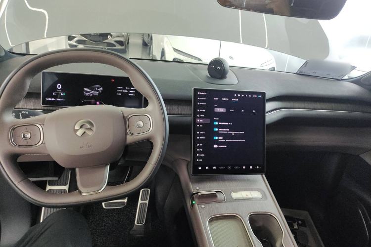 Used Nio ES7 2022 100 kWh Center Console