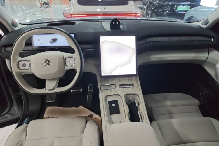 Used Nio ES7 2022 75 kWh Center Console
