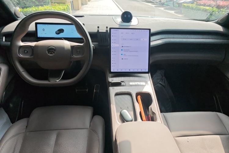 Used Nio ES7 2022 75 kWh Center Console