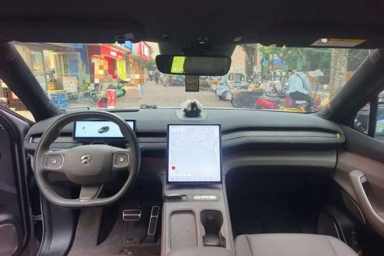 Used Nio ES7 2022 75 kWh Center Console