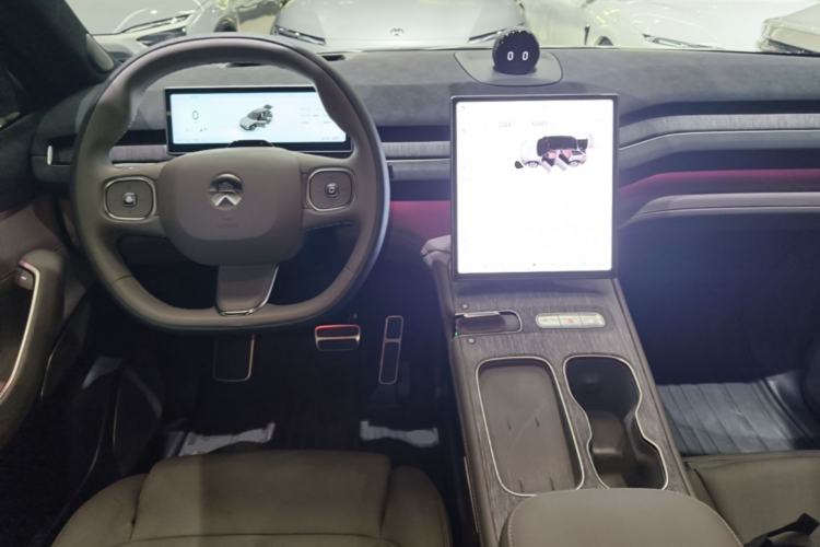 Used Nio ES7 2022 75 kWh Center Console