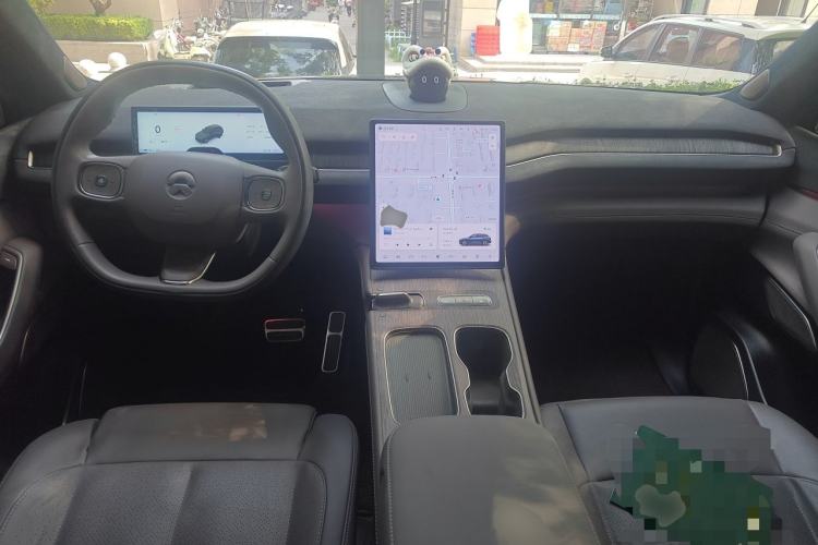 Used Nio ES7 2022 75 kWh Center Console