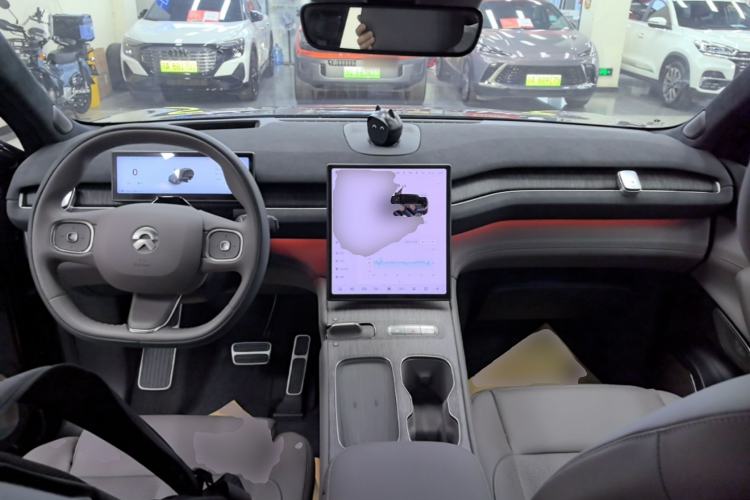 Used Nio ES7 2022 75 kWh Center Console