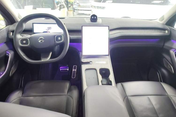 Used Nio ES7 2022 75 kWh Center Console