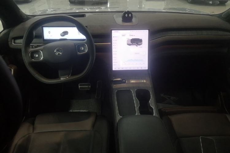 Used Nio ES7 2022 75 kWh Center Console