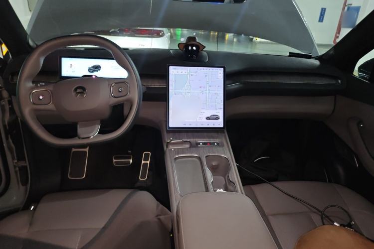 Used Nio ES7 2022 75 kWh Center Console