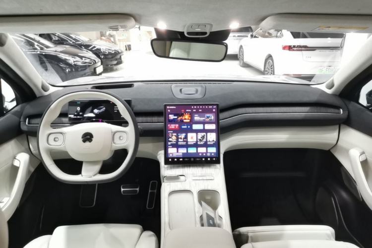 Used Nio ES7 2022 75 kWh Center Console