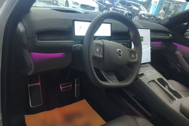 Used Nio ES7 2022 75 kWh Center Console