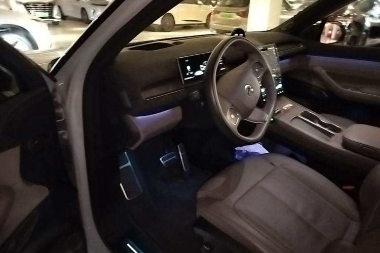 Used Nio ES7 2022 100 kWh Driver Seat