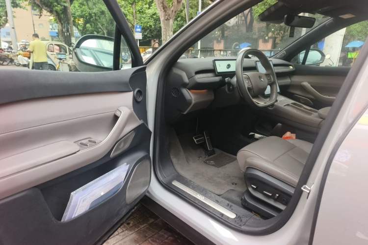 Used Nio ES7 2022 75 kWh Driver Seat