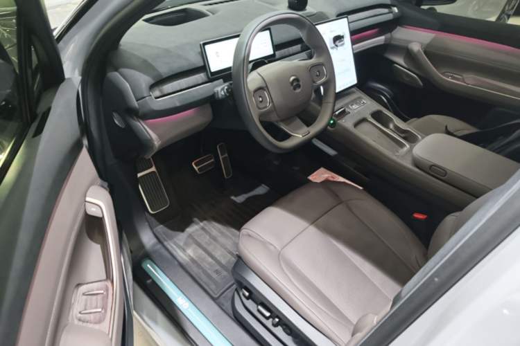 Used Nio ES7 2022 75 kWh Driver Seat