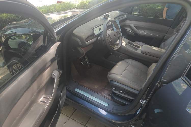 Used Nio ES7 2022 75 kWh Driver Seat