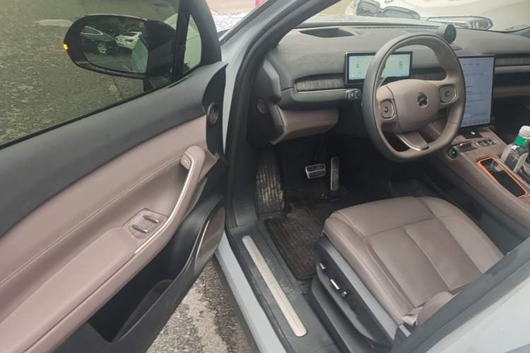 Used Nio ES7 2022 75 kWh Driver Seat