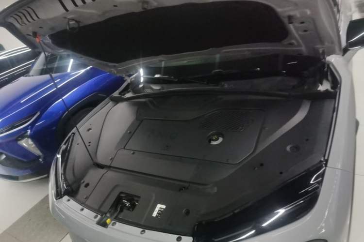 Used Nio ES7 2022 75 kWh Engine Bay