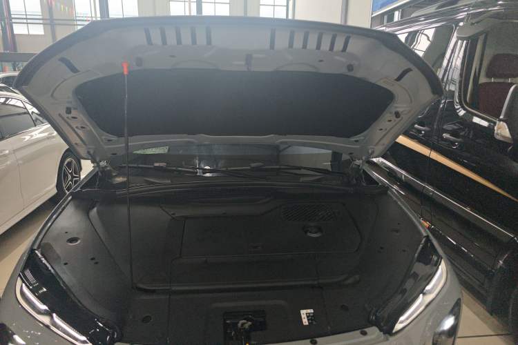 Used Nio ES7 2022 75 kWh Engine Bay