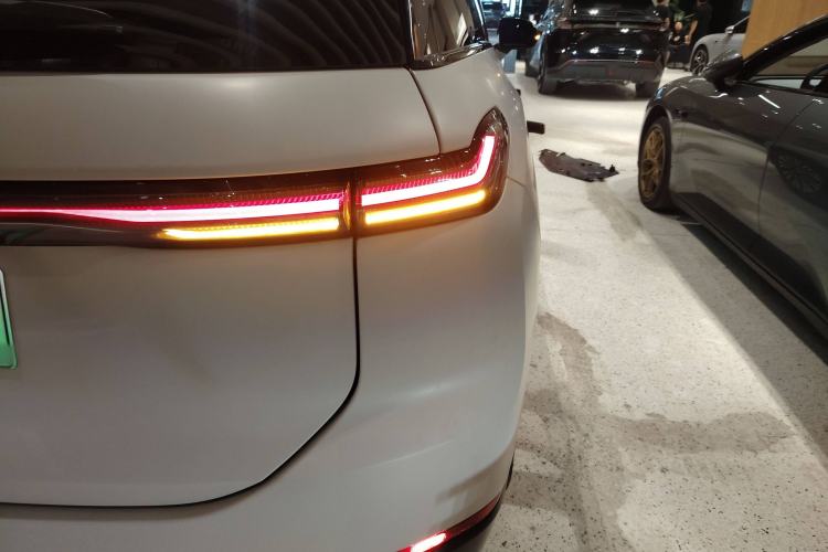 Used Nio ES7 2022 75 kWh Exterior 1