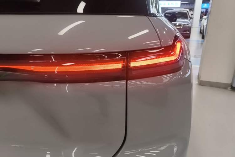 Used Nio ES7 2022 75 kWh Exterior 3