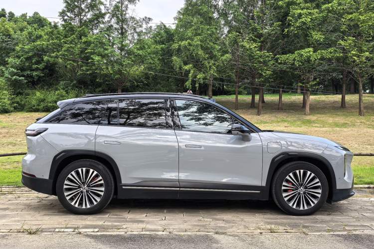 Used Nio ES7 2022 75 kWh Exterior 4