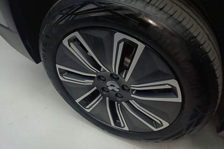 Used Nio ES7 2022 75 kWh Exterior 5