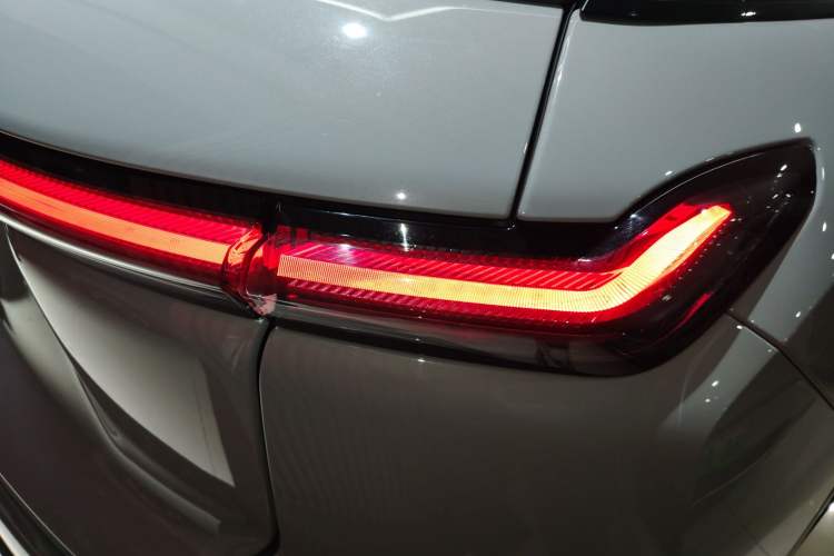 Used Nio ES7 2022 75 kWh Exterior 6