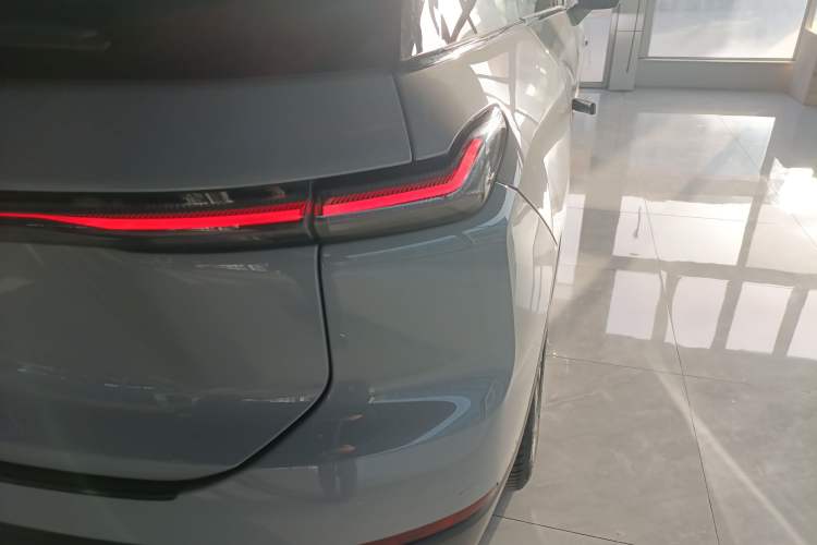 Used Nio ES7 2022 75 kWh Exterior 6