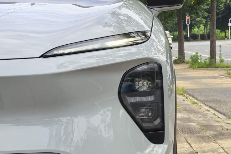Used Nio ES7 2022 75 kWh Exterior 9