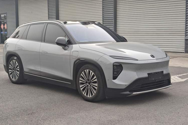 Used Nio ES7 2022 75 kWh Front Right 45 Deg
