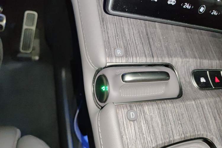 Used Nio ES7 2022 75 kWh Gear Lever