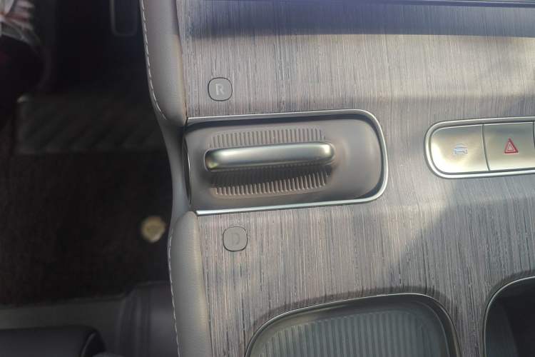 Used Nio ES7 2022 75 kWh Gear Lever