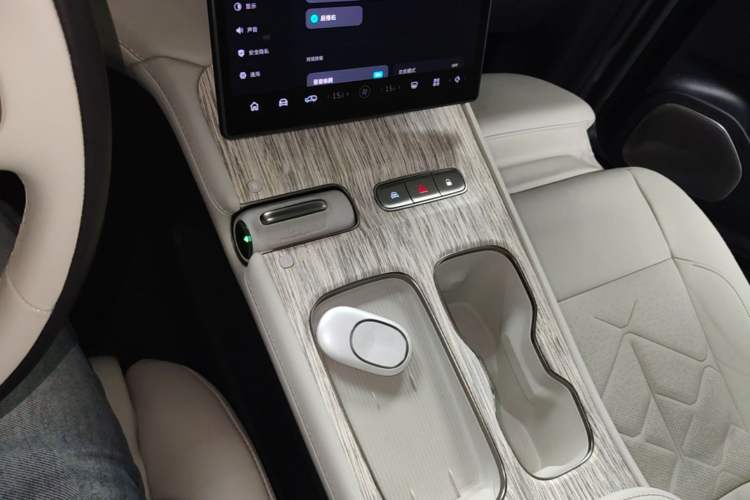 Used Nio ES7 2022 100kWh First Edition Gear Lever