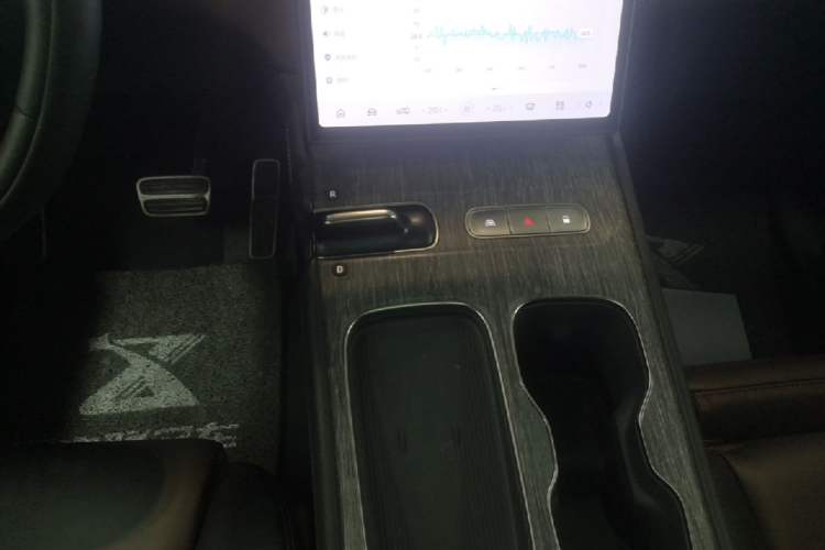 Used Nio ES7 2022 75 kWh Gear Lever